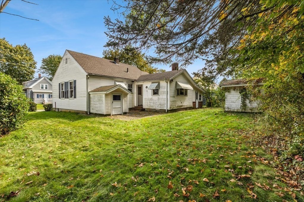 40 Oneida Ave