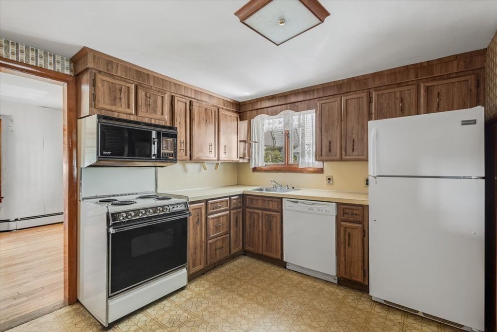 40 Oneida Ave