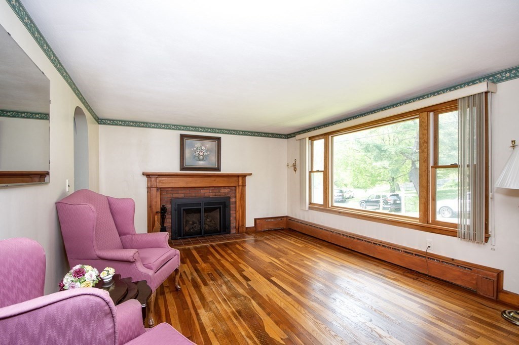 26 Bayberry Ln