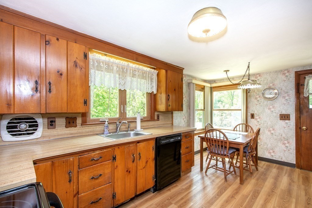26 Bayberry Ln