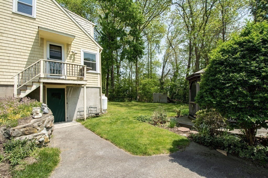 26 Bayberry Ln