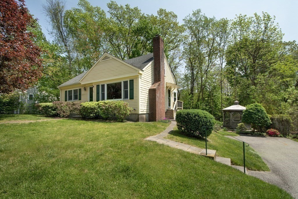 26 Bayberry Ln