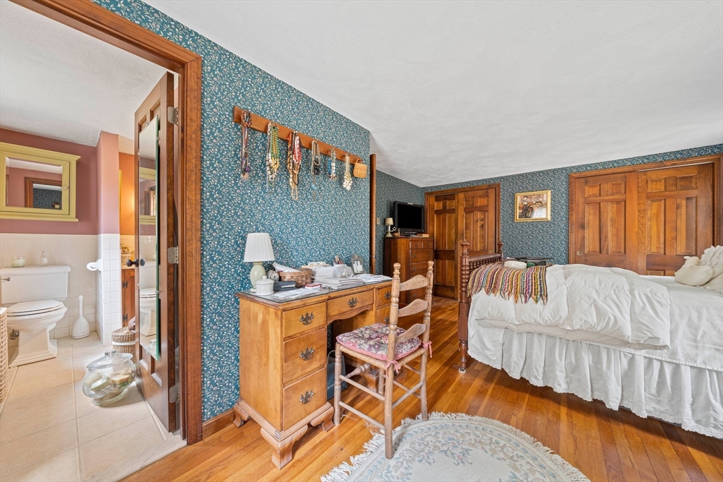 105 Forest St