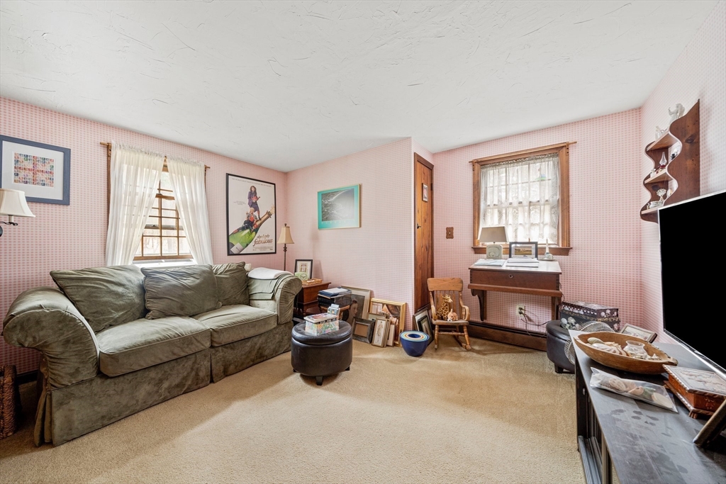 105 Forest St