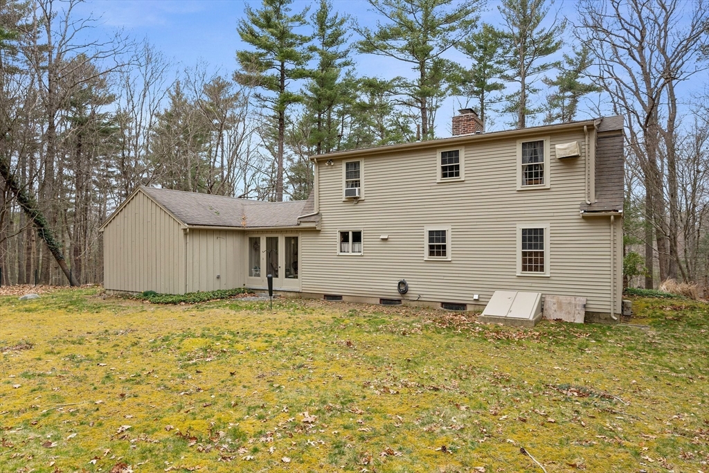 105 Forest St