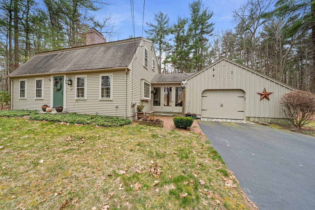 105 Forest St