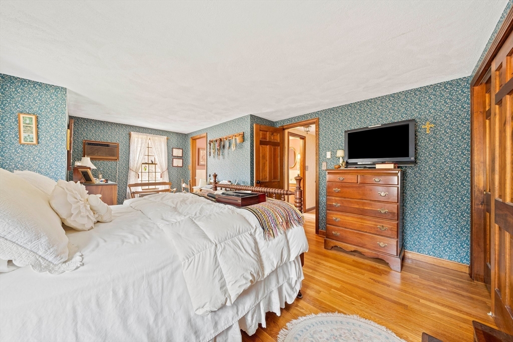 105 Forest St