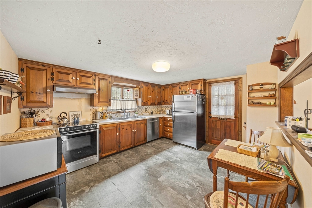 105 Forest St
