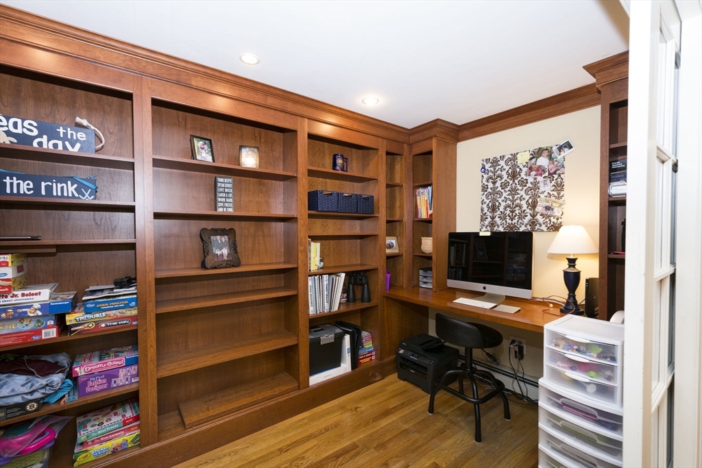 445 King St