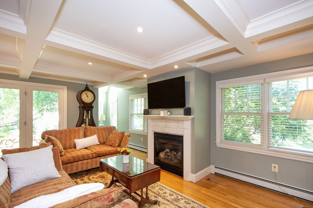 445 King St