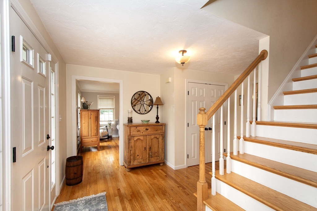 24 Wood Way