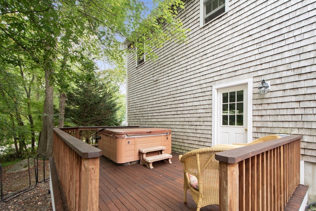 24 Wood Way