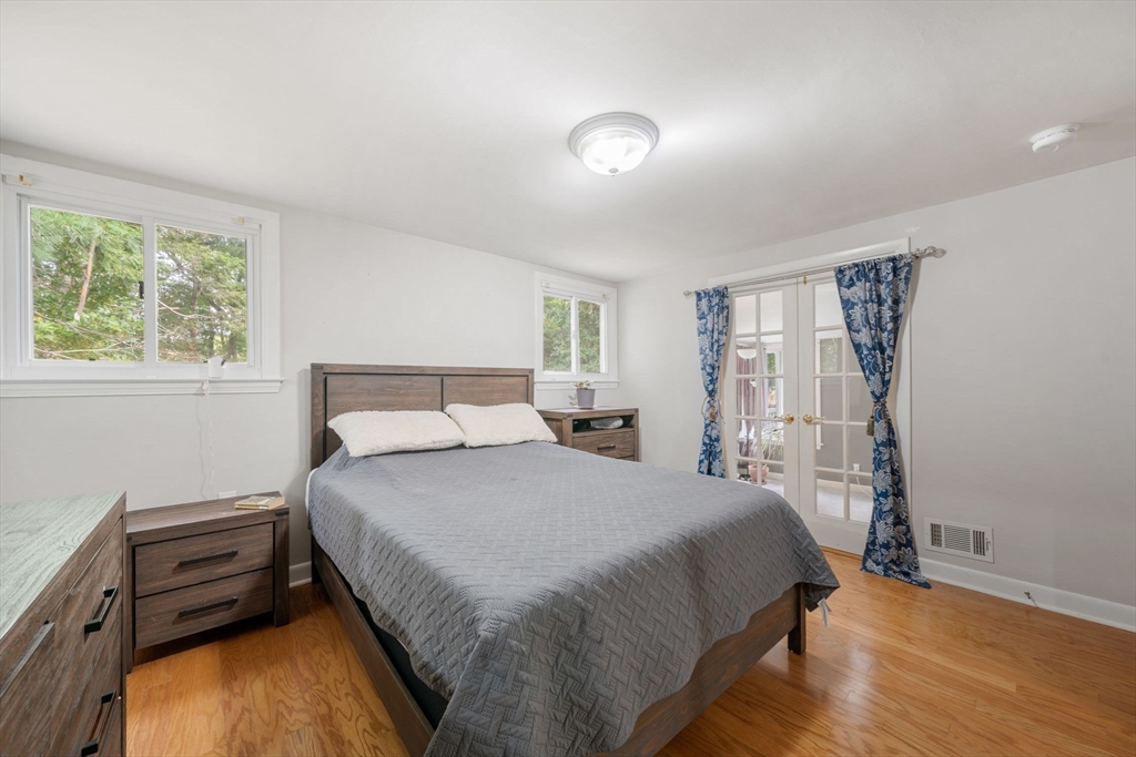 244 King St