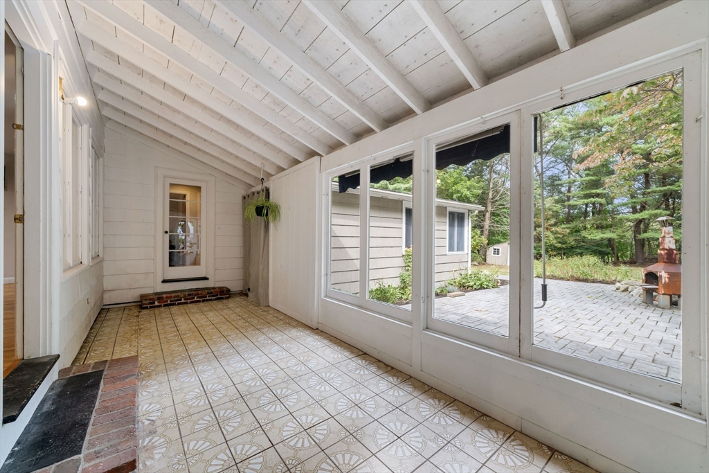 244 King St