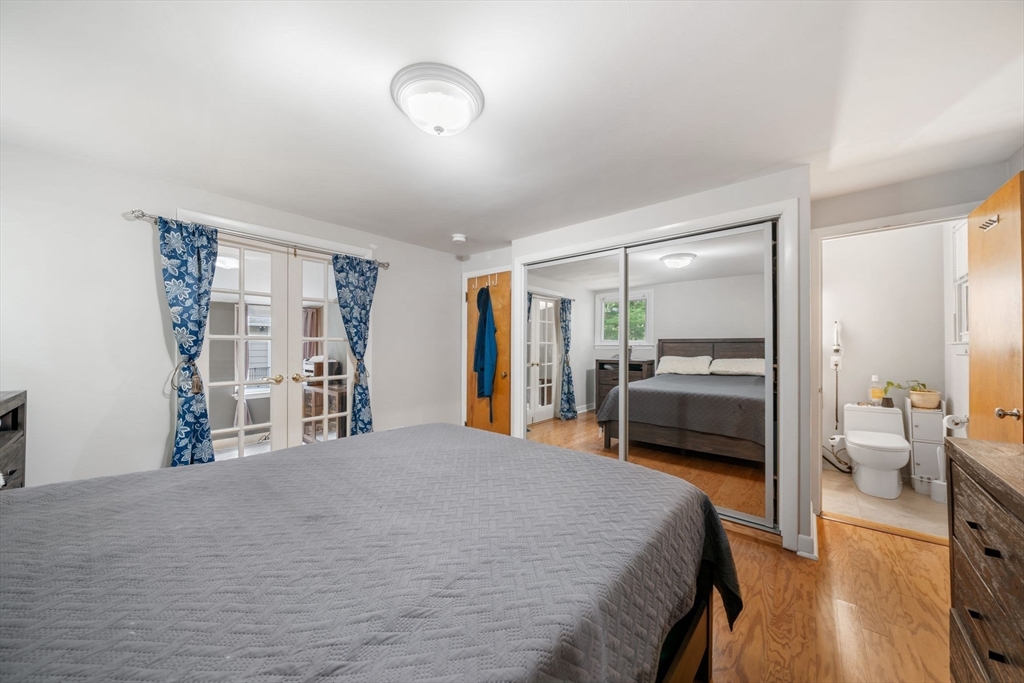 244 King St