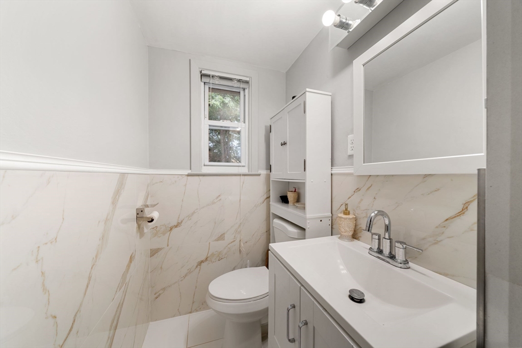 244 King St