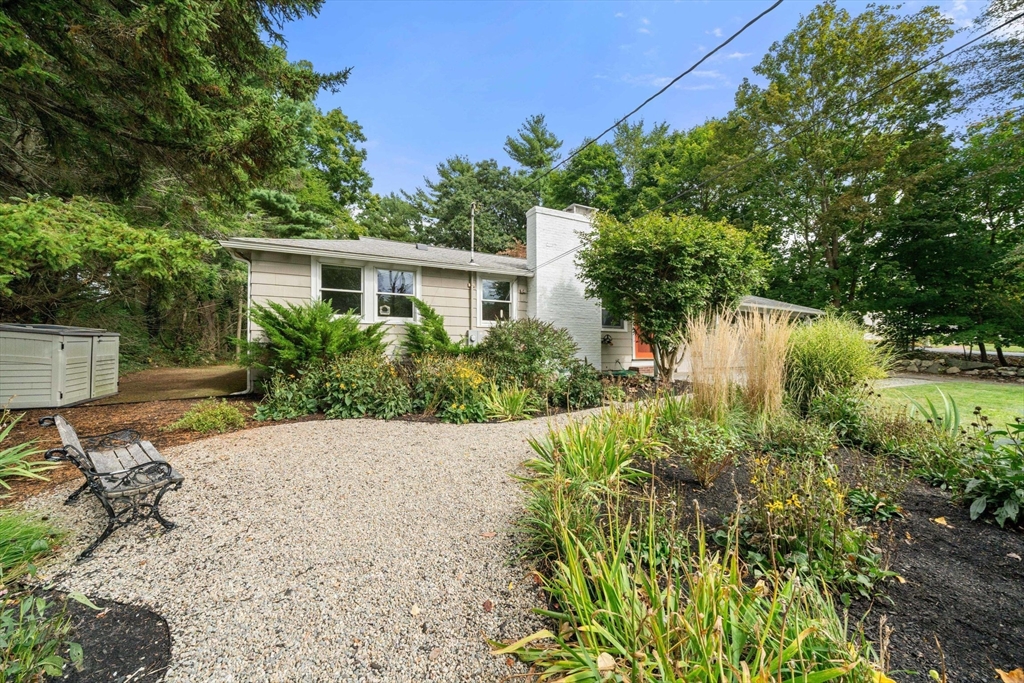 244 King St