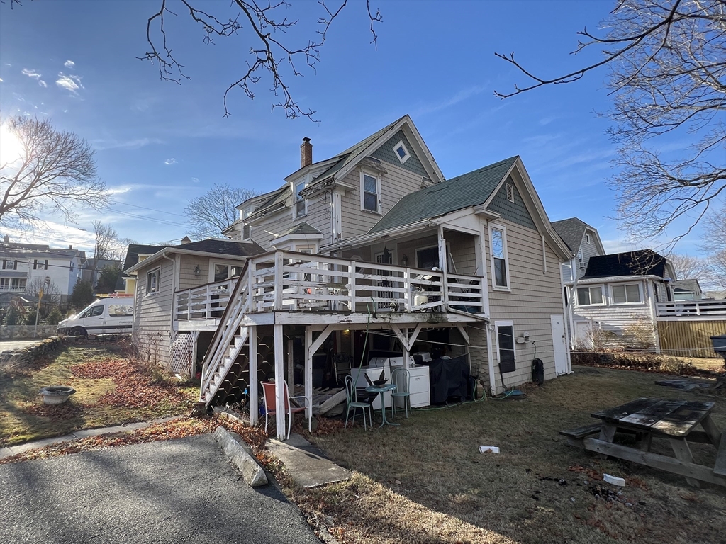 22 Main St