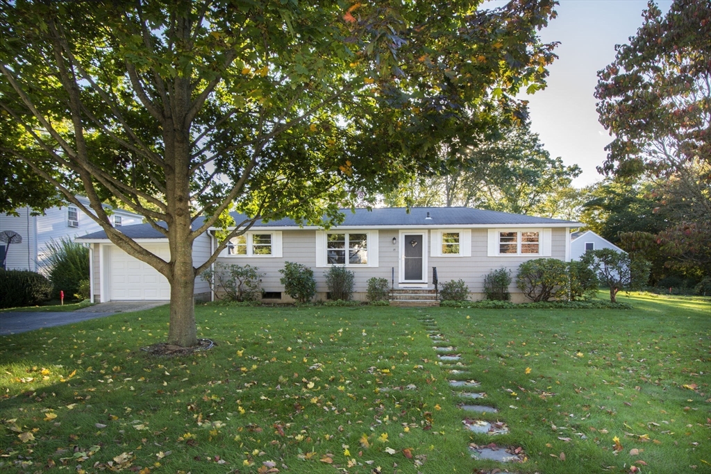 15 Buttonwood Ln # 1