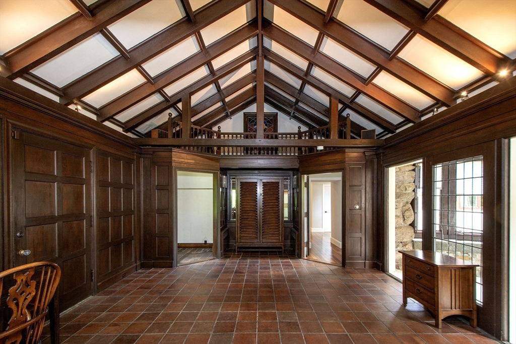 4 Manor Way