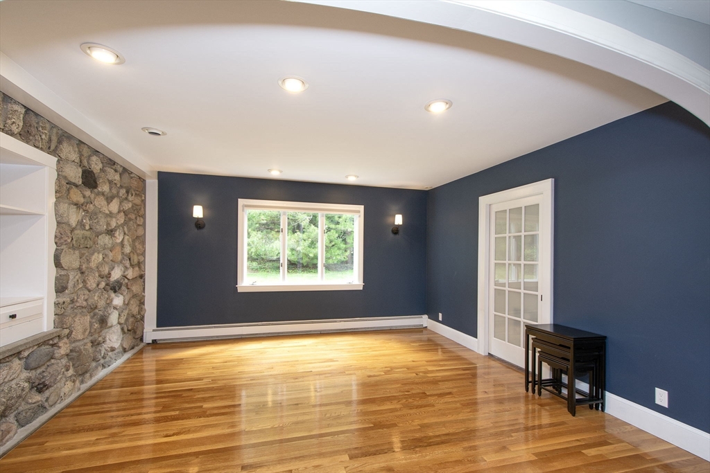 4 Manor Way