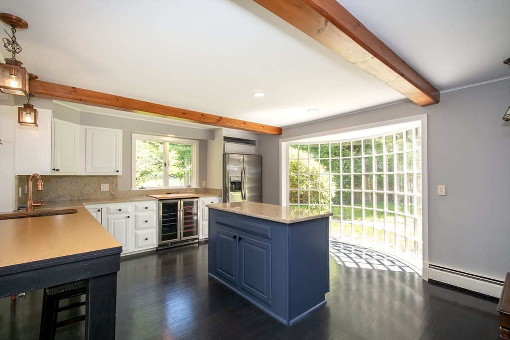 4 Manor Way
