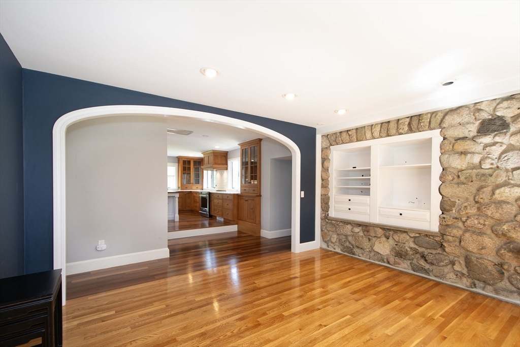 4 Manor Way