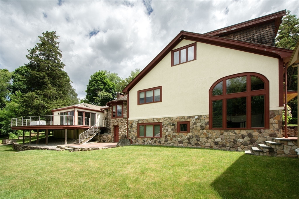 4 Manor Way