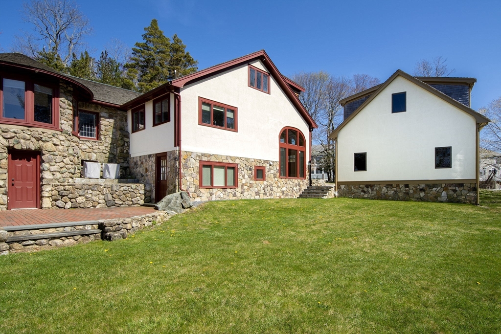 4 Manor Way