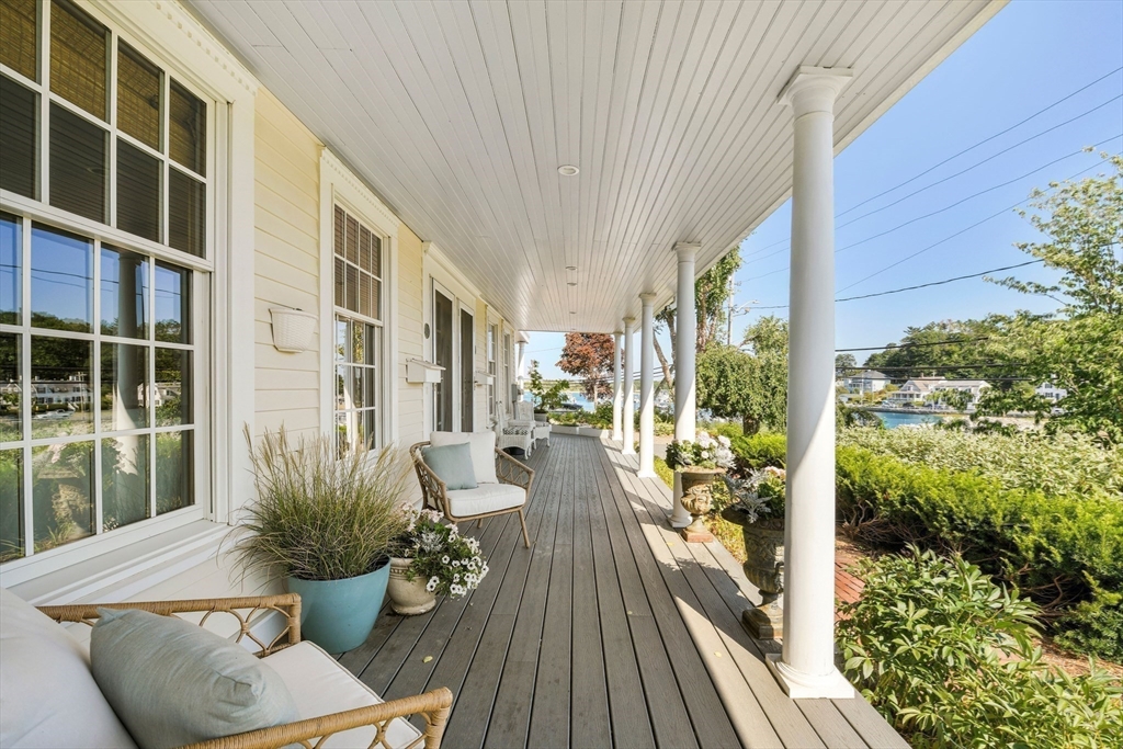 4 Margin St # B