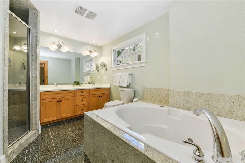 4 Margin St # B