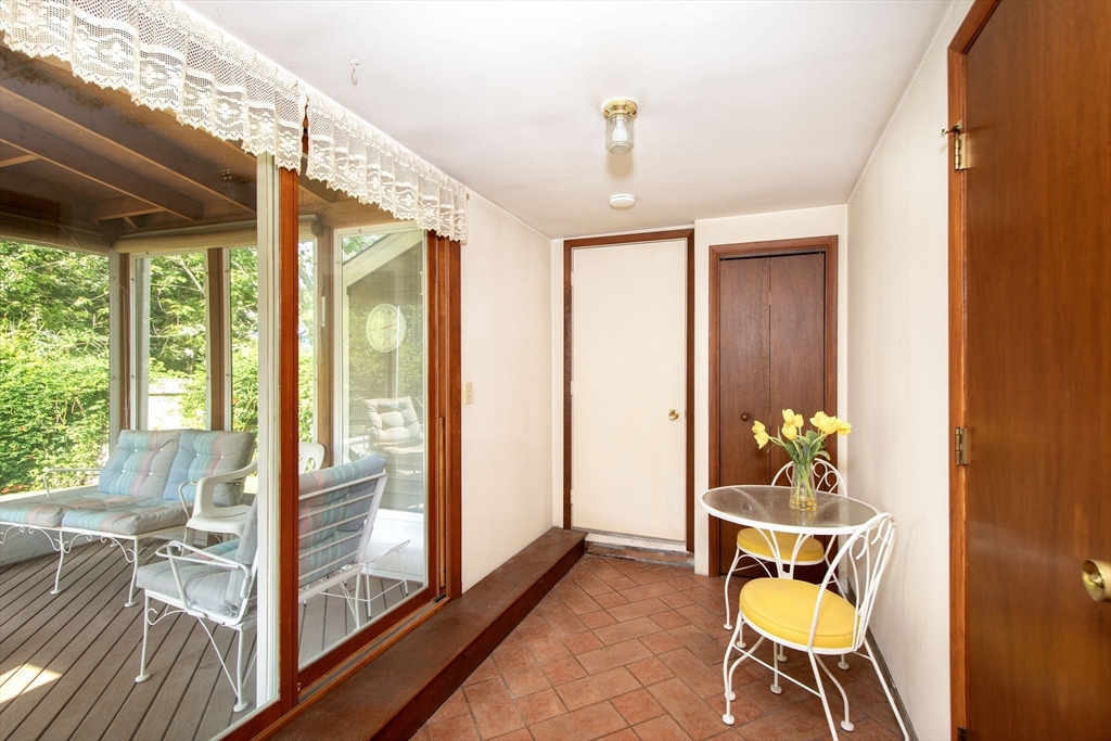 15 Cushing Rd