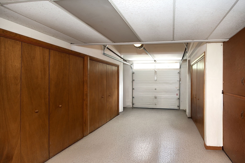 15 Cushing Rd