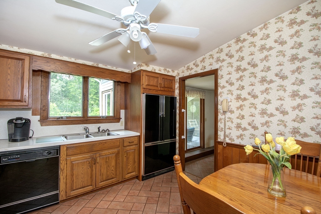15 Cushing Rd