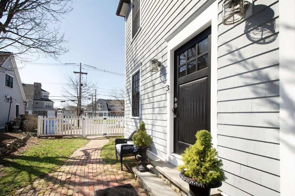 108-110 Elm St # 3