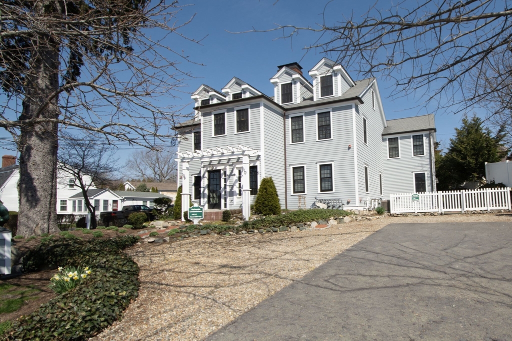108-110 Elm St # 3