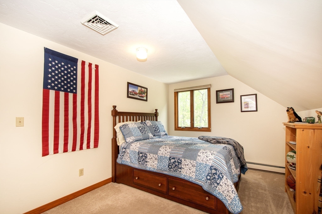 29 Aaron River Rd