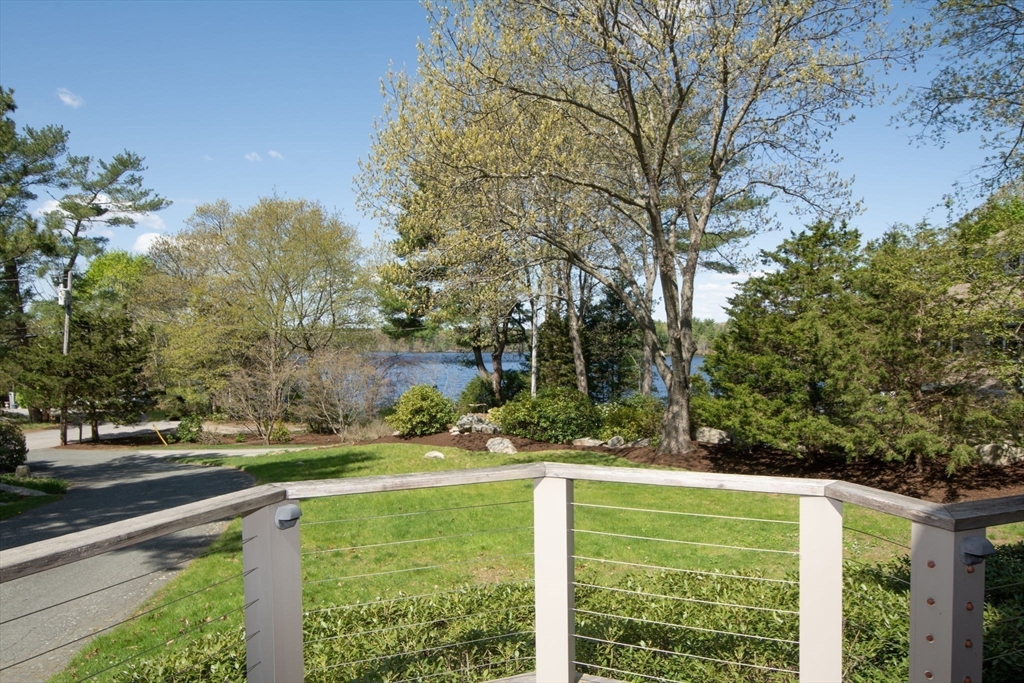 29 Aaron River Rd