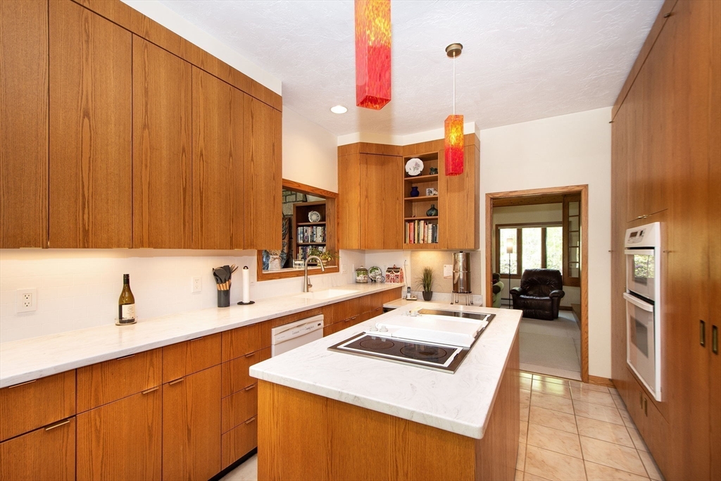 29 Aaron River Rd