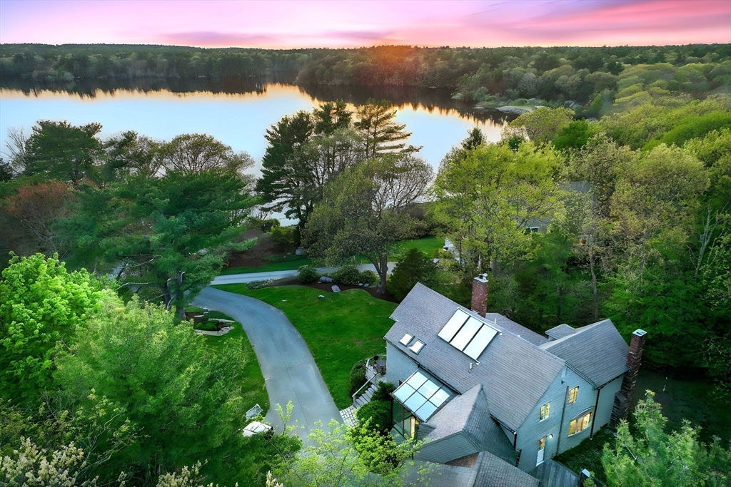29 Aaron River Rd