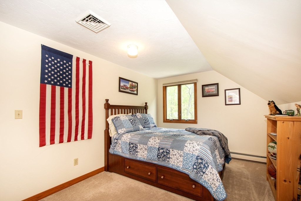 29 Aaron River Rd