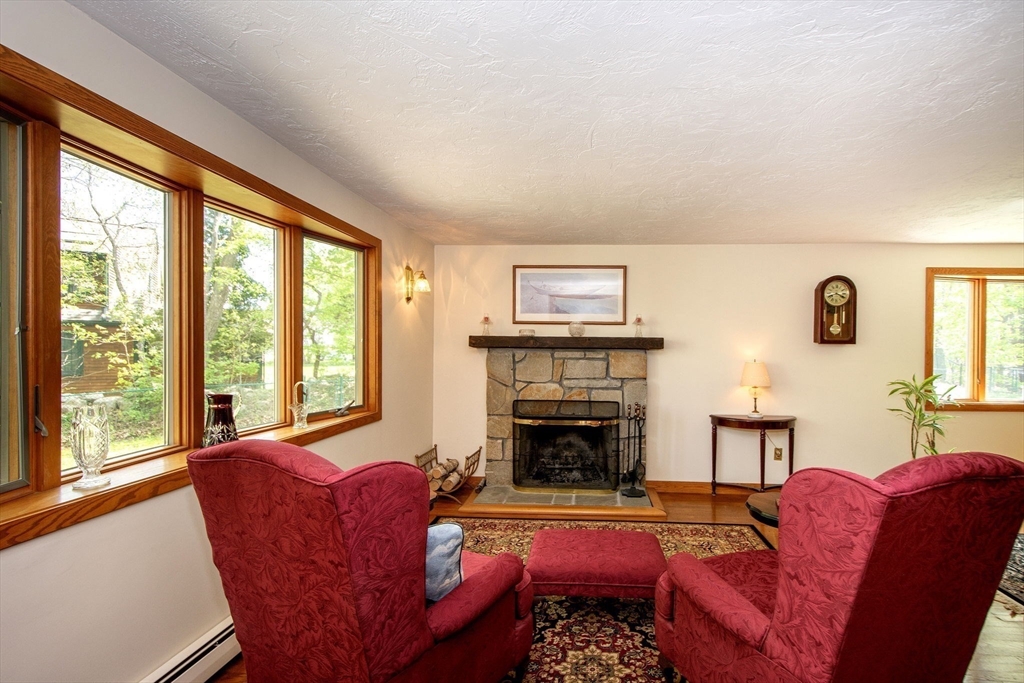 29 Aaron River Rd