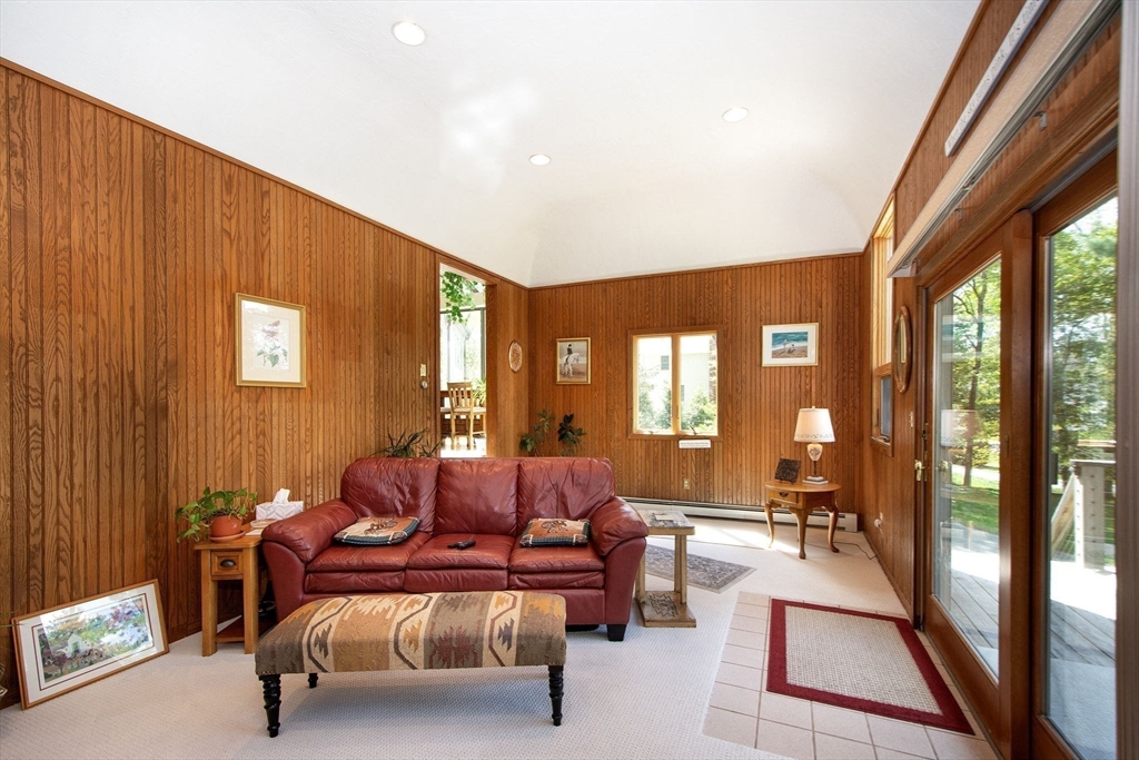 29 Aaron River Rd
