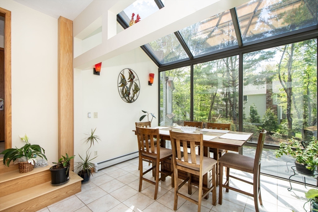 29 Aaron River Rd