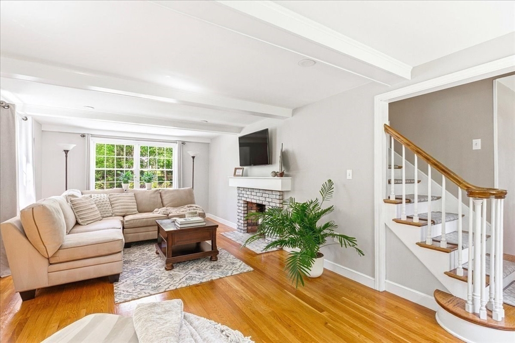 8 Bridge St