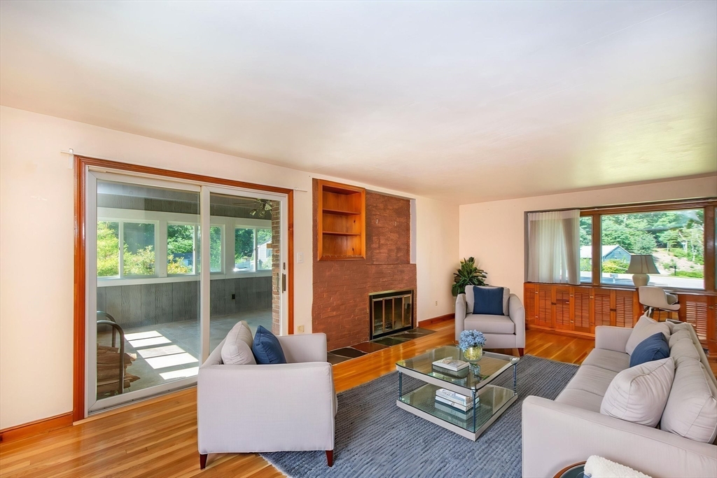 277 East St