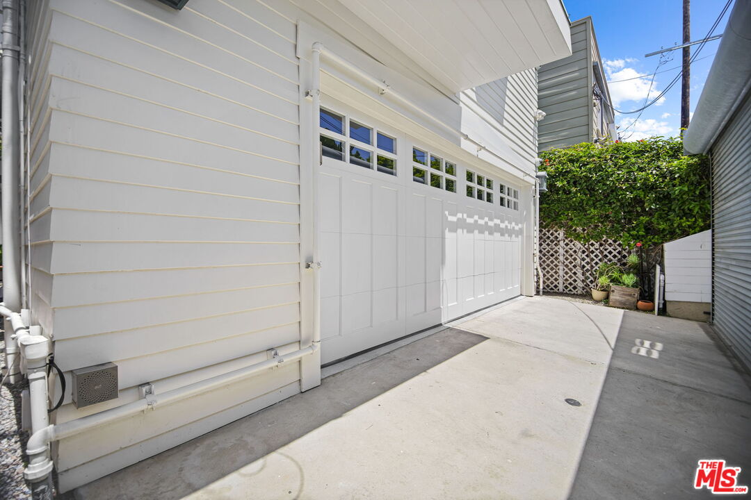 1210 Cabrillo Ave