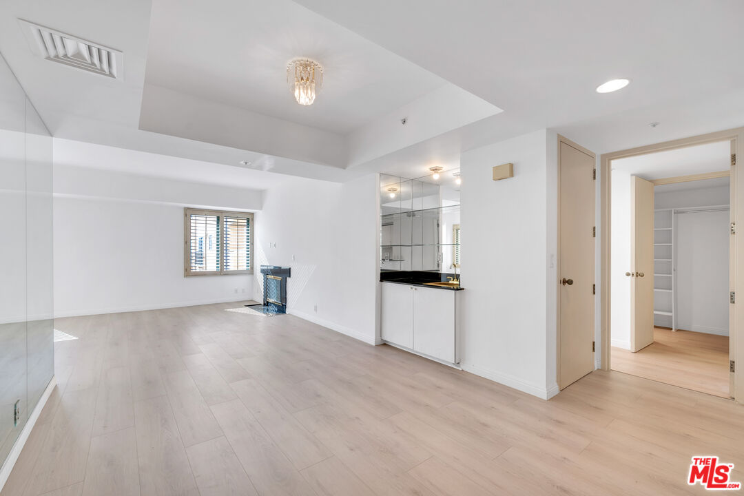 10520 Wilshire Blvd Unit: 304