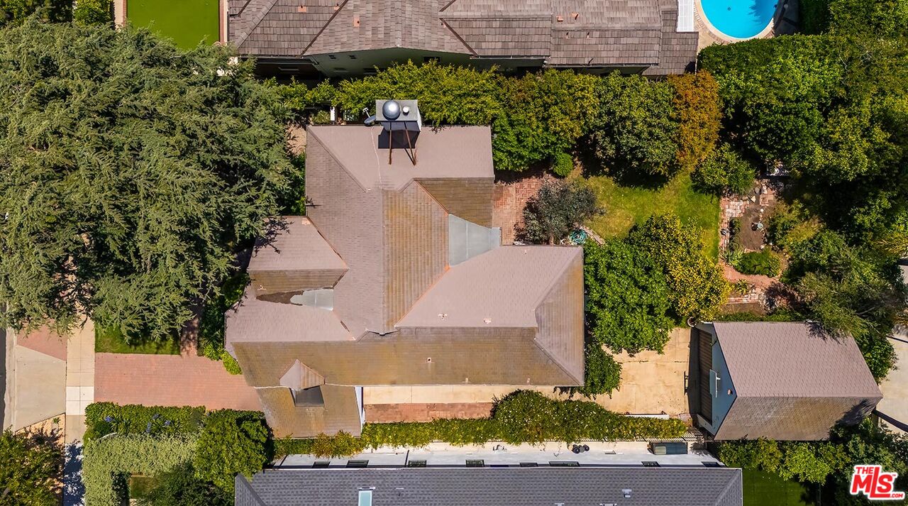 851 Malcolm Ave