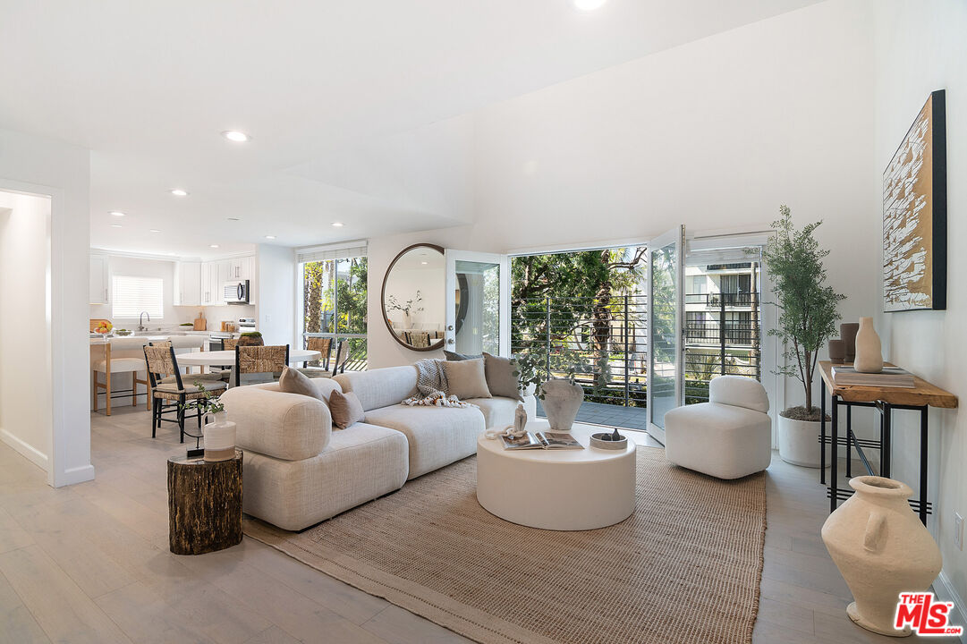 843 4th St Unit: 103